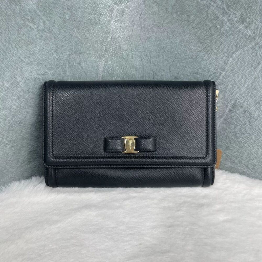 Ferragamo Women Pre-Loved Bag Very Good Condition